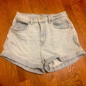 High waisted jean shorts. Levi size 28. Denim. Boho style shorts
